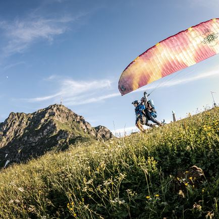 Jugendprogramm: 'Tandem Paragliding'