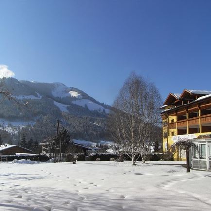 Hotel Alpenhof Brixen mit Choralpe Winter