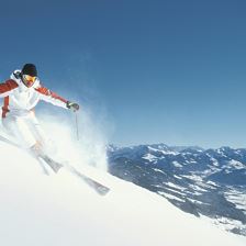 KAM_000087_Skifahren-Carver-bei-der-Abfahrt_Fotogr