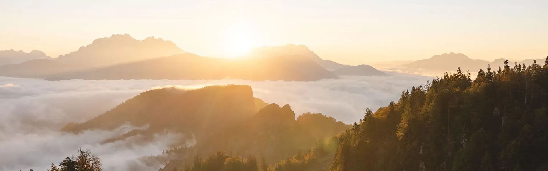 Bergherbst bei Sonnenaufgang in den Kitzbüheler Alpen