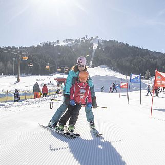 /media/gridteaser/pillerseetal-skifahren-buchensteinwand-1.webp