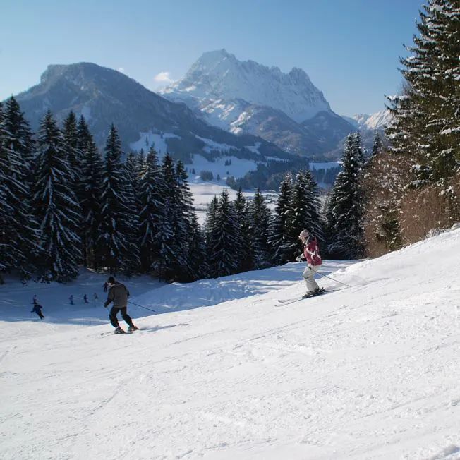 /media/gridteaser/skigebiet-kirchdorf-in-tirol-region-st.-johann-in-tirol-foto-ski-total-5-6.webp