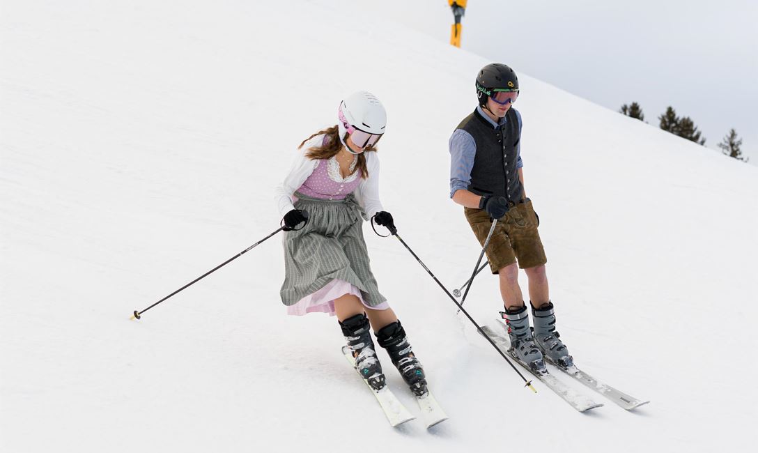 Dirndl und Lederhosen Skitag 2