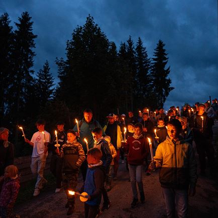 Family torchlight hike in Kirchberg