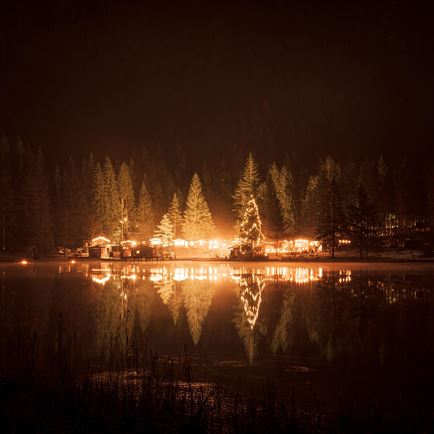 Magic advent - Christmas village at lake Pillersee