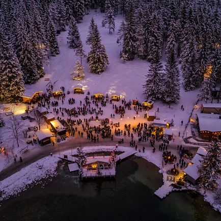 Magic advent - Christmas village at lake Pillersee