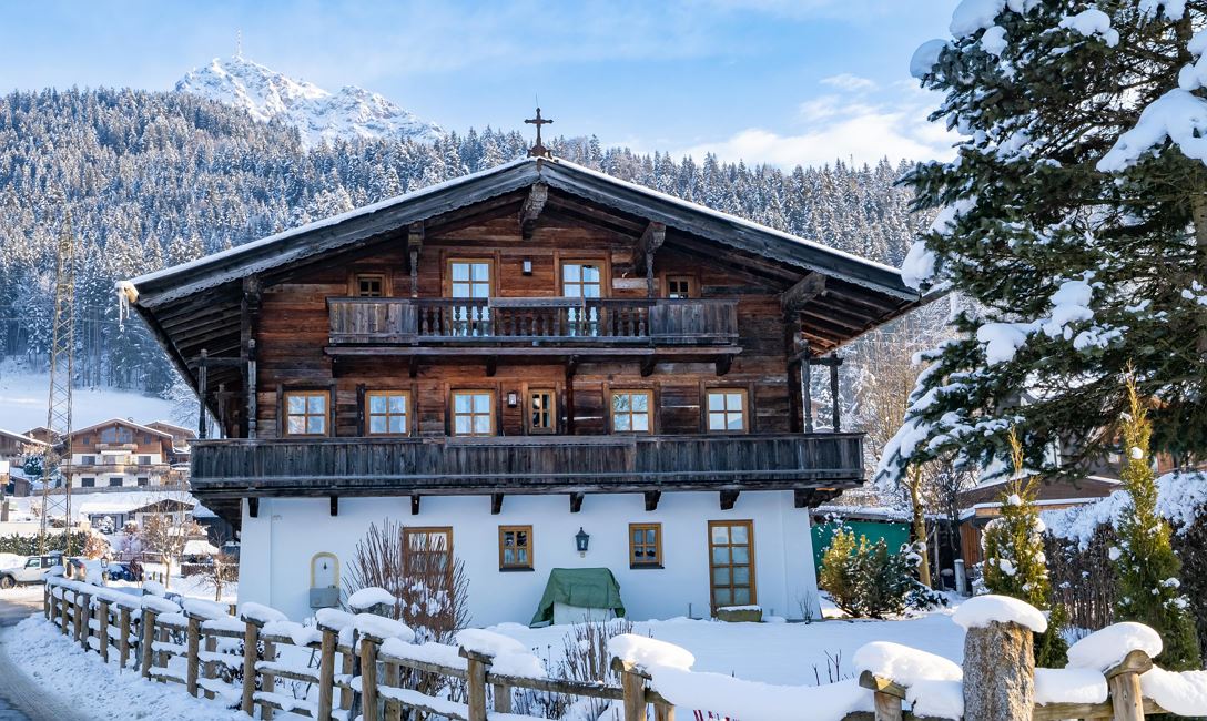 Landhaus_Ammer_Penzingweg_3_Oberndorf_Haus_aussen_