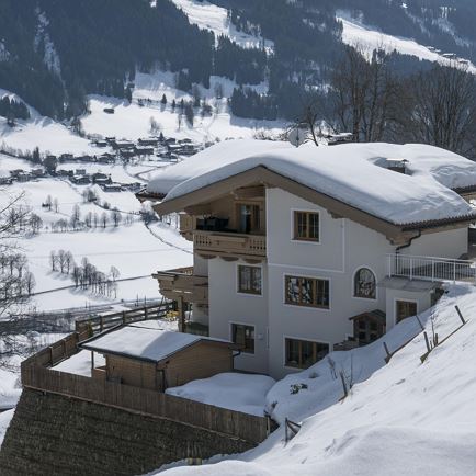Hausansicht Winter
