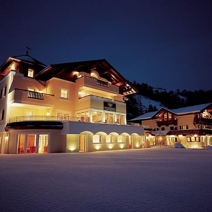 Hotelansicht_Winter