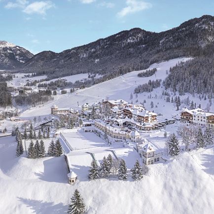 Der-Laerchenhof_Luftaufnahme-03_Winter-2015-mit-Sa