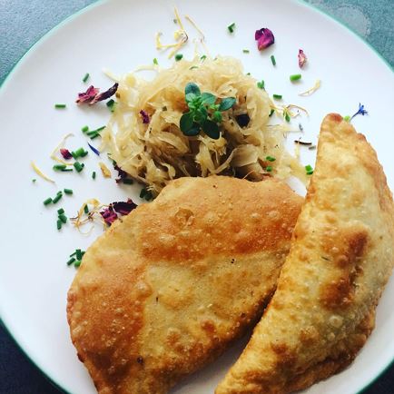 Bauernkrapfen mit Kraut Tiroler Spezialität