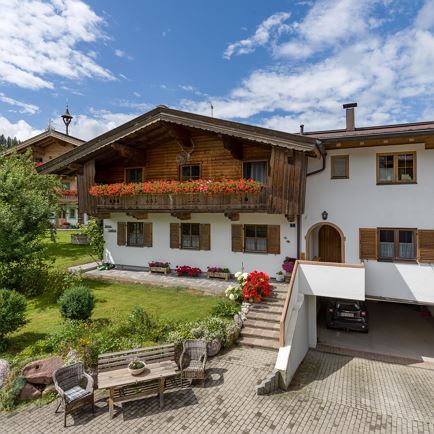 Peternhof_Zuhaus_Klausen_7_Kirchberg_Haus_aussen_2