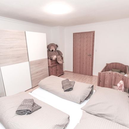 Zimmer 3 Ambiento Tirol Apartment Ferienwohnung Ki