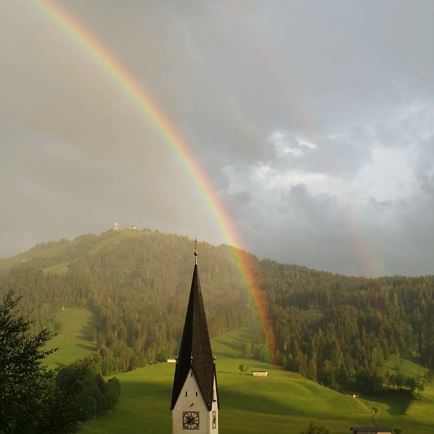 Regenbogen vom Balkon aus