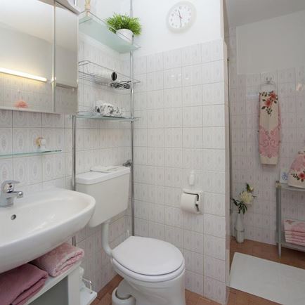 Am Lift, Dusche/WC