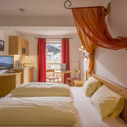 Chalet_Alpina_Hotel_Tyrol_Appartement_2 (1280x801)