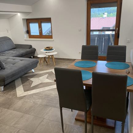 5E9D08BA-1A2B-49B5-8B33-C541452A4A46