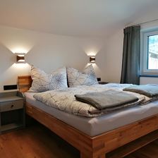Schlafzimmer 1