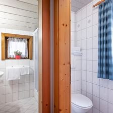 Ferienhaus Bachler WC Badezimmer