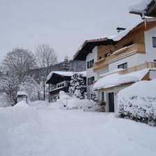 Haus Höller Winteransicht