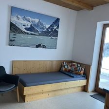 8CA9CB8C-62A7-4AAB-9010-8642720673E5_1_105_c