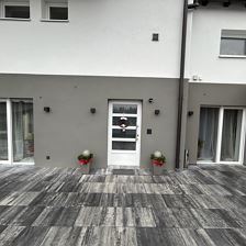 Eingang Frana Appartements in Fieberbrunn