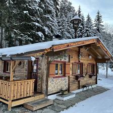 Hütte Waldzeit im Winter