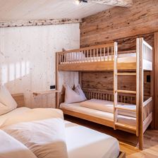 Heualm_Kurzer_Grund_22_Hopfgarten_Schlafzimmer_3