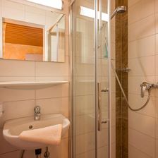 Gaestehaus_Staffner_Kirchberg_Appartement_3_Badezi