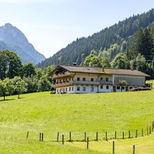 Mauerhof_Mauerbruecke_16_Kirchberg_08_2021_Haus_au