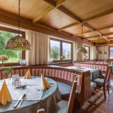 Hotel_Neuwirt_wenger_Strasse_21_Kirchdorf_Stube_2