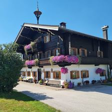 Sommeransicht Bauernhaus