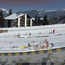 Am Lift, Blick von der Piste auf Appartementhaus