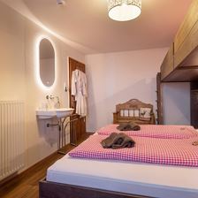 Angerer_Alm_Berglehen_53_St_Johann_08_2026_Zimmer_