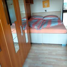 Ansicht Schlafzimmer / 2 neue Lattenroste 08/22