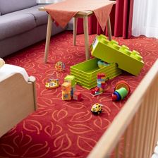 spielekiste-fuer-kinder-im-zimmer (Groß)