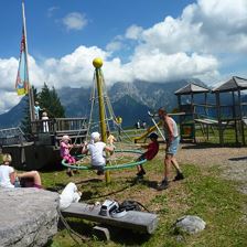 Spielplatz am Berg