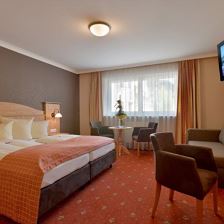 Hotel-Mesnerwirt-Lenk-Jakob-Dorfplatz-2-Westendorf