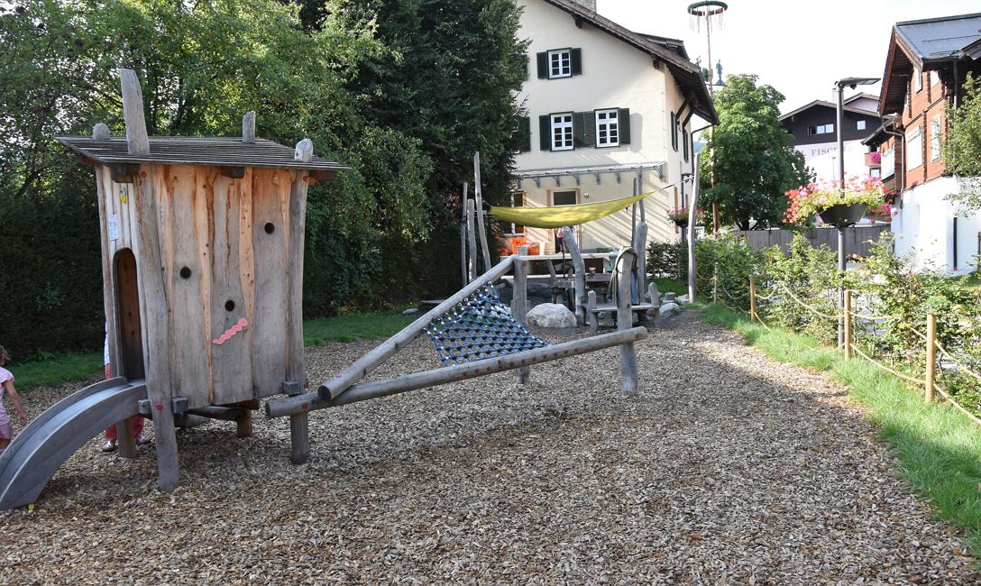 Spielplatz St. Johann in Tirol Pfarrhof