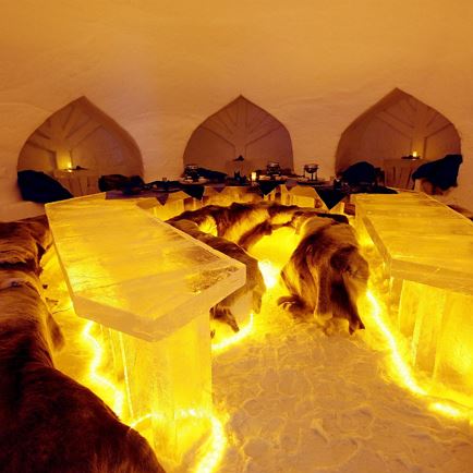 Alpeniglu Dorf Brixen im Thale