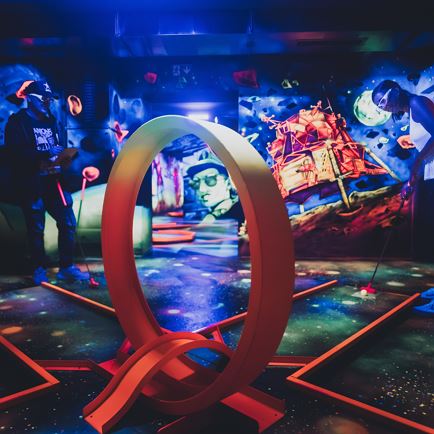 3D Blacklight Minigolf Ferleiten