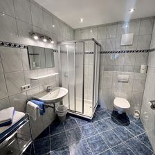 2 bedrooms,camb liv.-bedr/shower or bath