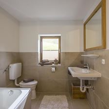 Holiday home, shower and bath, toilet, 4 or more bed rooms