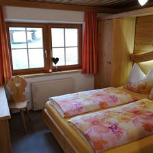 Schlafzimmer 1