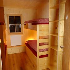 4-bed room, shared shower/shared toilet