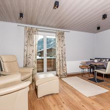 Apartment, running hot/cold water, facing the garden