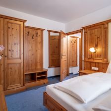 Hotel_Gasthof_Aschenwald_Bahnhofstrasse_19_Westend