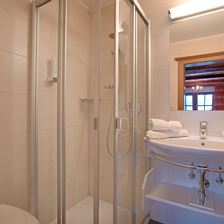 Einzelzimmer mit Dusche, WC, Balkon