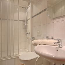 double room with shower or bath tub, WC