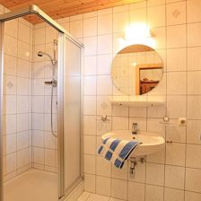 apartment/1 bedroom/bath tub, WC